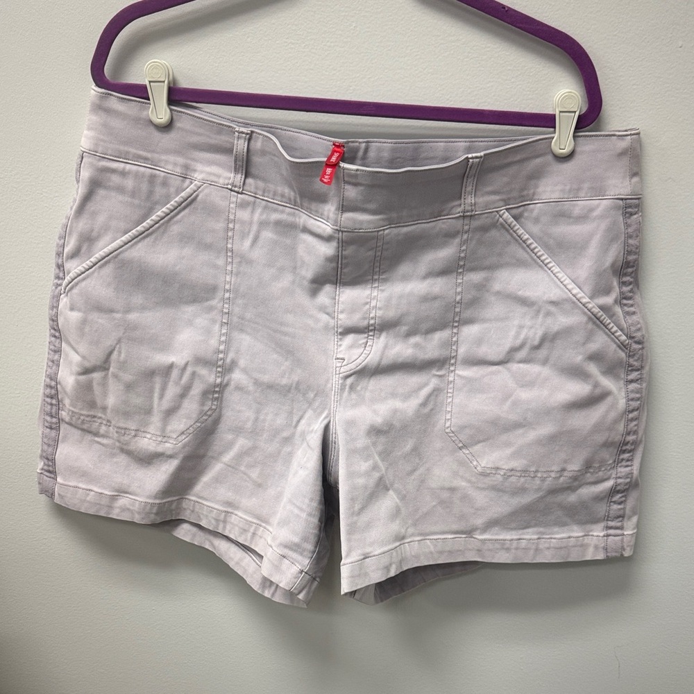 SPANX Women's Light Gray Cargo Shorts